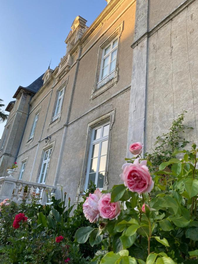 Chateau De St-Fulgent, Gite La Tour Saint-Fulgent Buitenkant foto